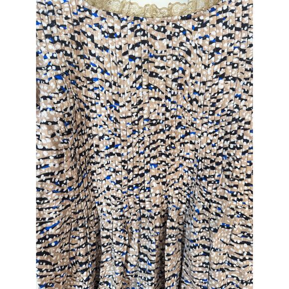 HUNTER BELL Mia Puff Sleeve Blouse Lace Trim Snowy Animal Printed Top Sz Medium - Picture 8 of 8